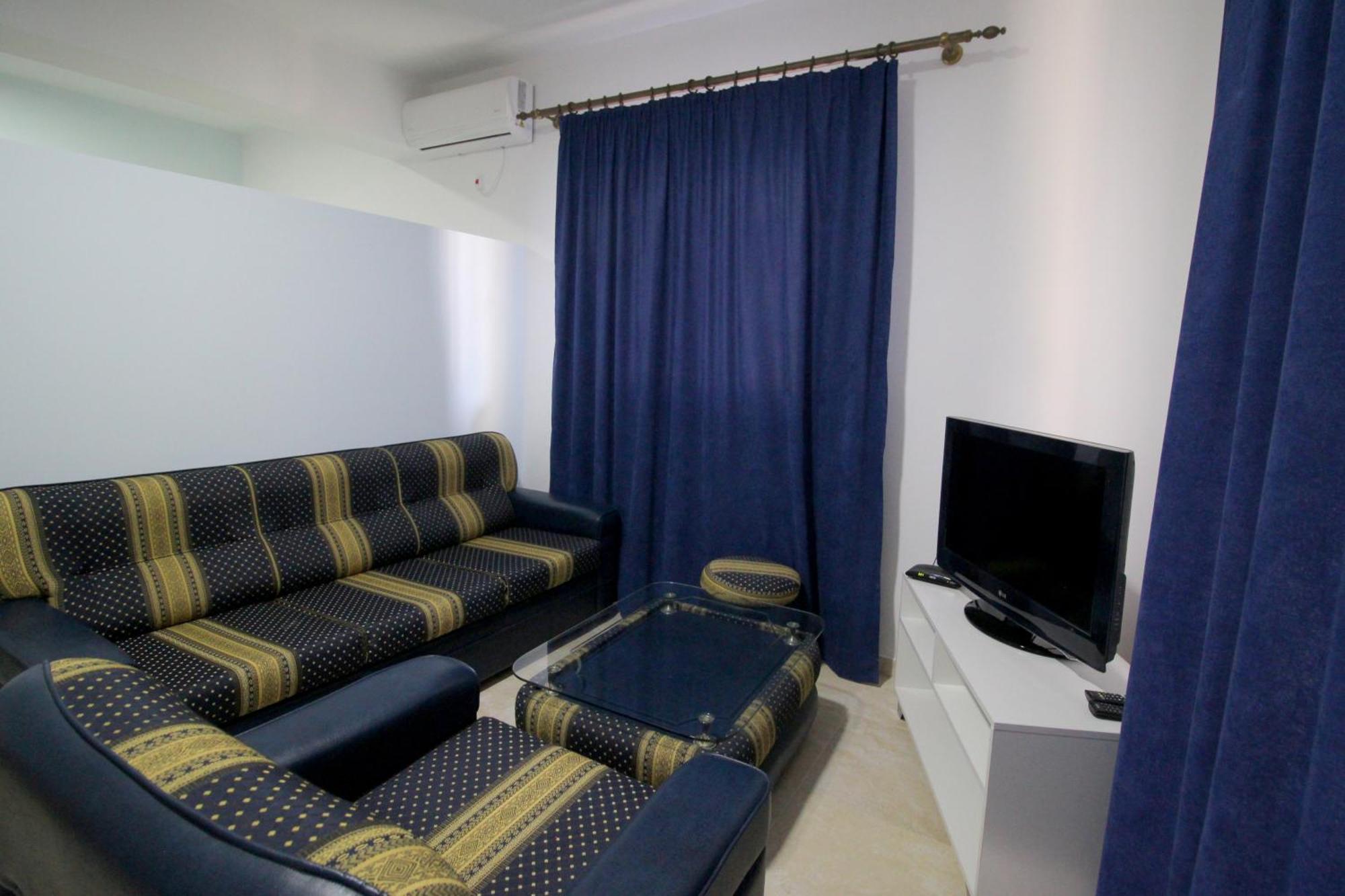 Hotel Kapllani 3*